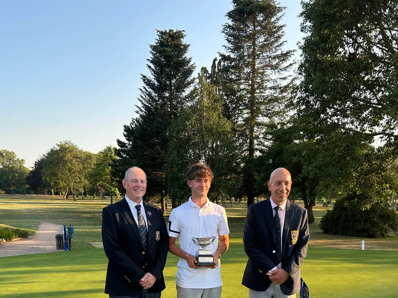 Warwickshire President, Stuart Bloxham, Winner Josh Gardner and Hearsall Club Captain